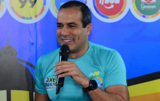 Bruno Reis ironiza disputa pelo maior Carnaval do Brasil: "Todo mundo sabe qual é o primeiro"