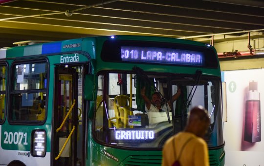 Linha gratuita transporta mais de 318 mil foliões durante os quatro primeiros dias de Carnaval