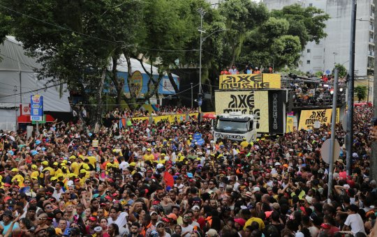 Circuito Osmar brilha no Carnaval 2025 e encerra folia com público recorde
