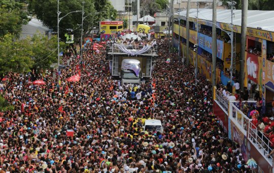 Carnaval da Bahia gera R$7 bilhões e movimenta mais de 3,5 milhões de turistas