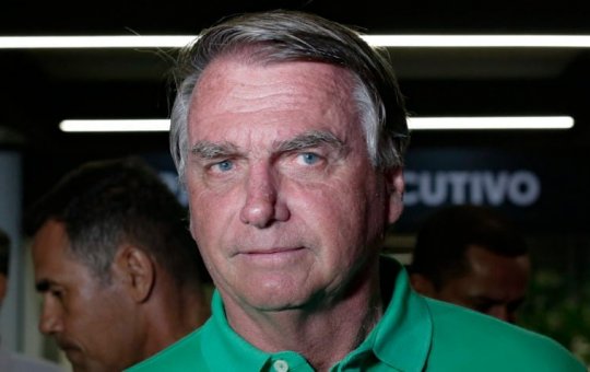 Defesa de Bolsonaro se manifesta no STF contra denúncia da PGR e pede julgamento no plenário