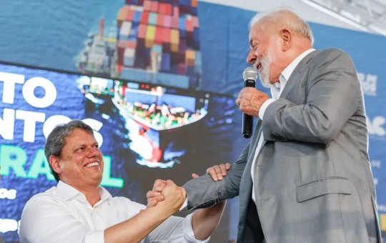 Lula lidera intenções de voto no 1º turno e tem disputa acirrada com Tarcísio no 2º