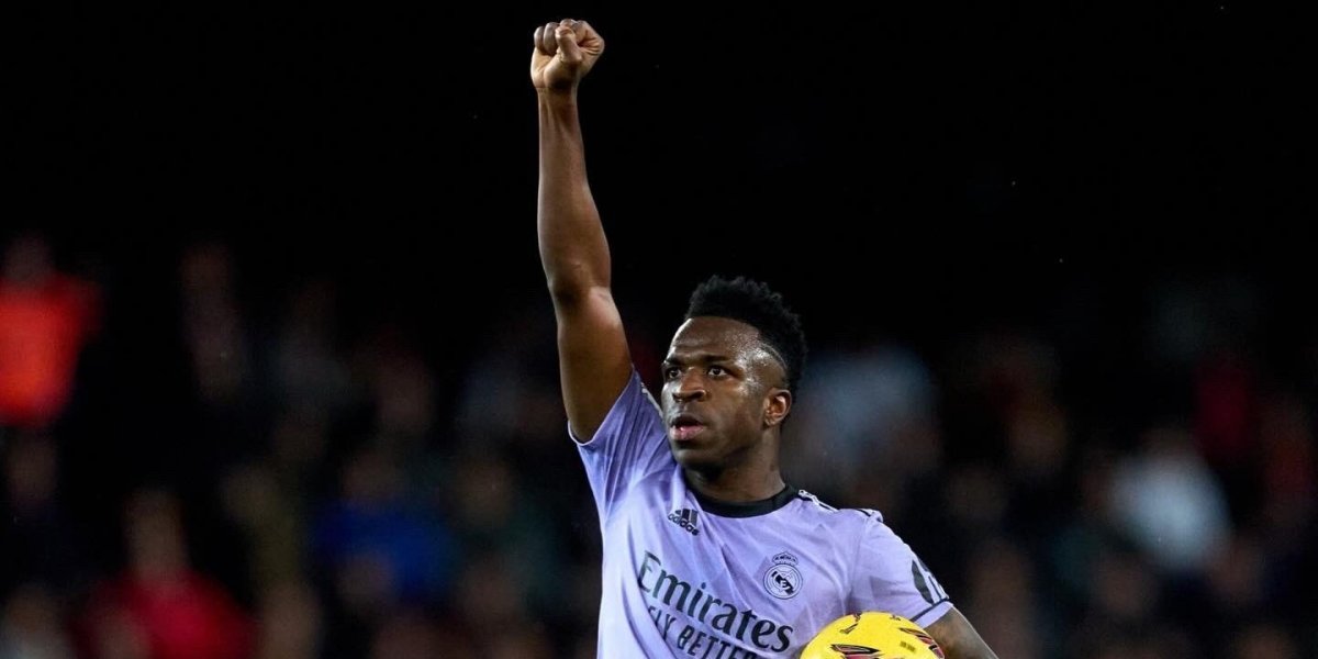 Vini Jr. sai em defesa de Luighi e questiona Conmebol sobre racismo contra o jogador: “Até quando?”