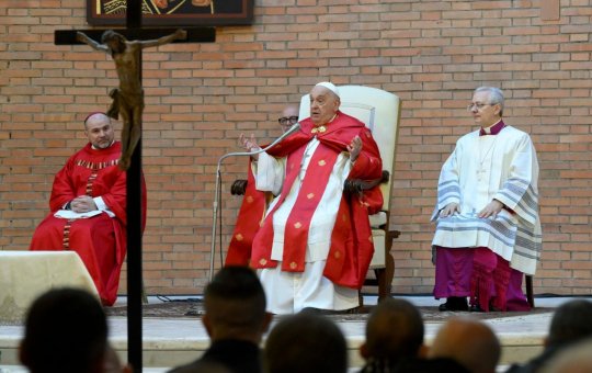 Papa Francisco tem novo boletim médico divulgado pelo Vaticano