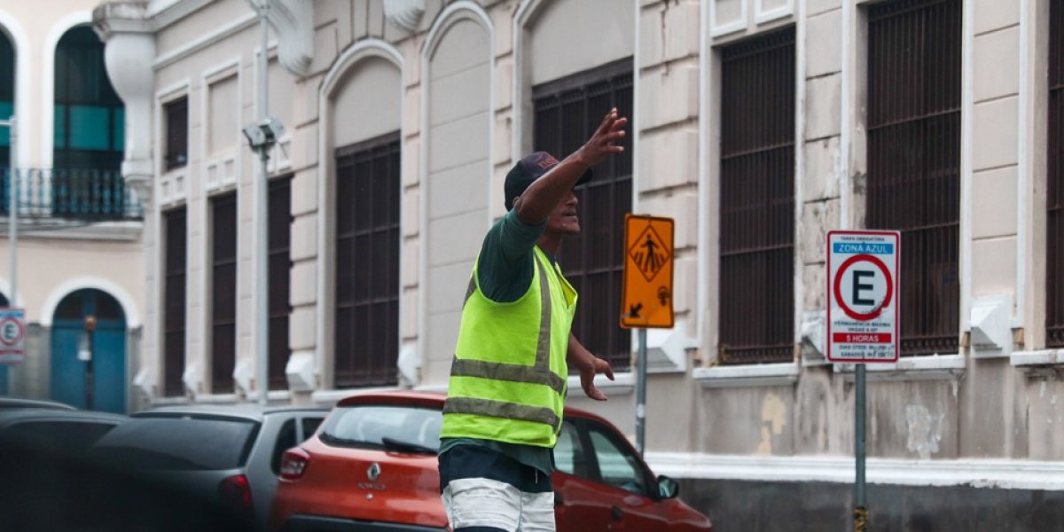 PL quer criminalizar cobrança indevida de flanelinhas em vias públicas