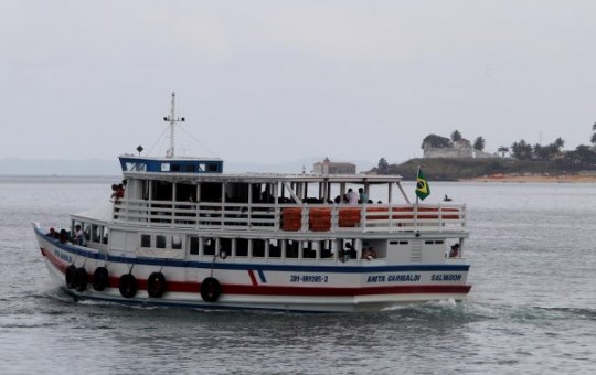 Idoso morre após passar mal em lancha da Travessia Salvador-Mar Grande