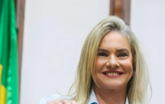 Deputados decidem sobre permanência de Ivana Bastos na presidência da Alba nesta terça