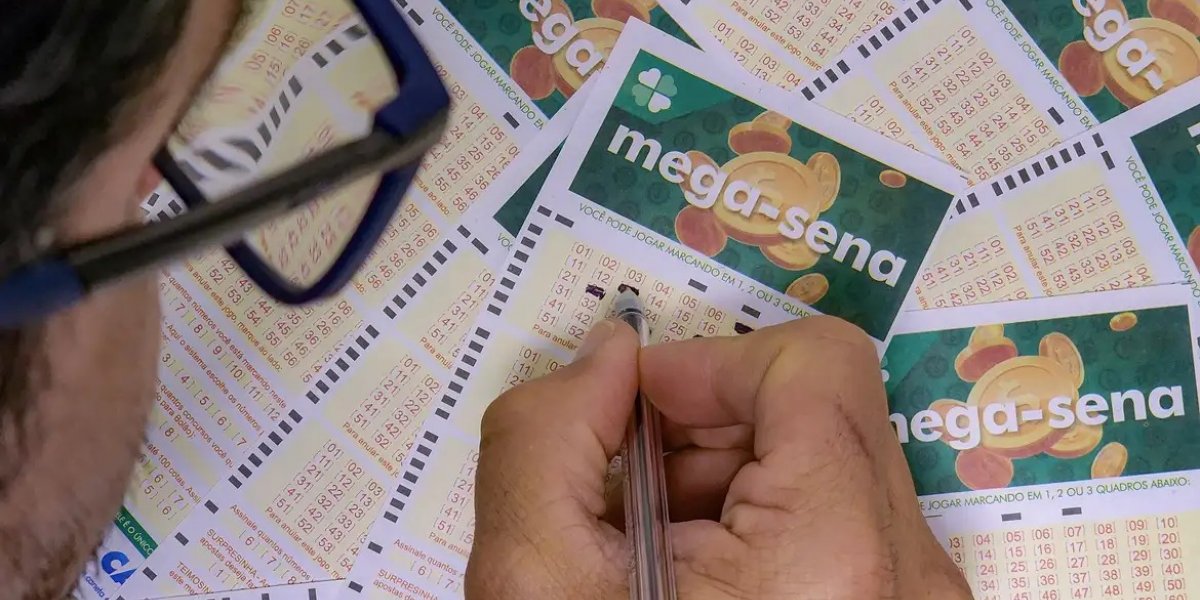 Duas pessoas acertam seis dezenas em sorteio da Mega-Sena