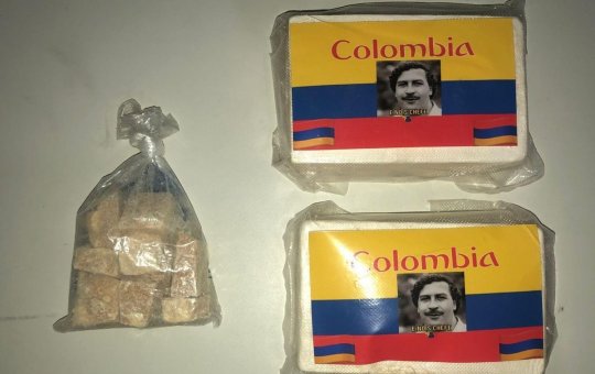 Drogas com foto de Pablo Escobar são apreendidas na Bahia; dois suspeitos são presos