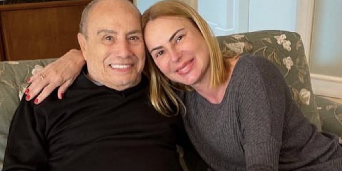 Stênio Garcia diverte público ao contar sobre relacionamento aberto com esposa