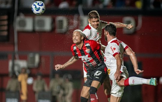 Vitória perde invencibilidade, cai para o Náutico e se despede da Copa do Brasil