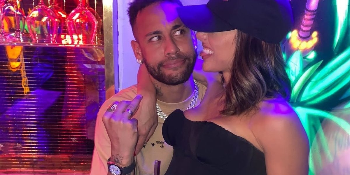 Polêmica? Helicóptero de Neymar é avistado em festa com várias mulheres, diz colunista