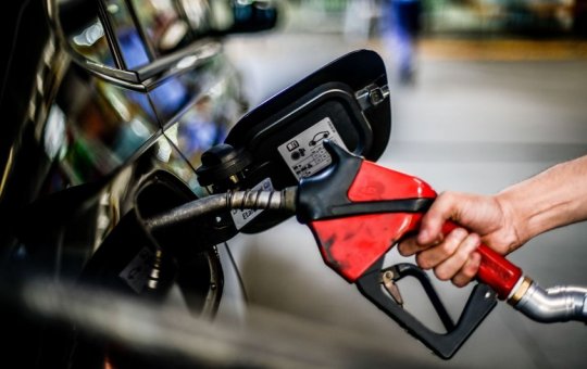 Governo deve aumentar percentual de etanol na gasolina para 30% ainda em 2025