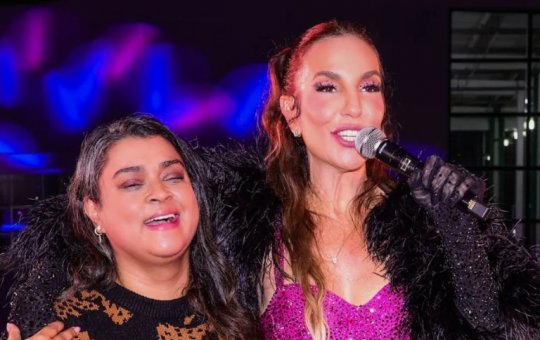 Ivete Sangalo se emociona ao comemorar alta médica de Preta Gil