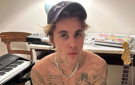 Justin Bieber desabafa sobre sentimentos e diz estar se sentido afogado