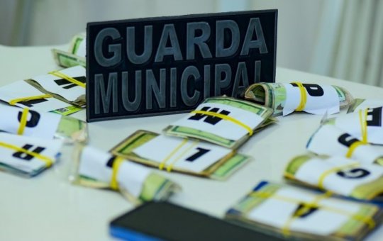 Guarda Municipal entrega documentos perdidos no Carnaval de Salvador até 4 de abril