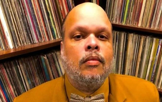 Ed Motta critica reação de Maria Bethânia em show; saiba mais