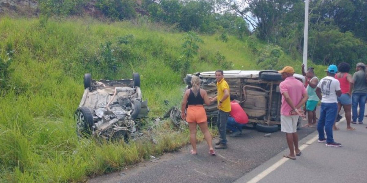 Acidente fatal na BA-001 deixa duas vítimas, entre elas um PM