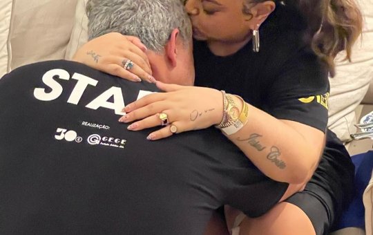 Preta Gil recebe declaração do ex-marido e reage com emoção após alta
