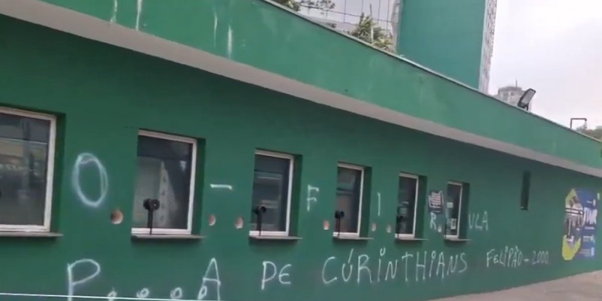 Final Paulista: Após derrota para o Corinthians, muros do CT do Palmeiras são pinchados