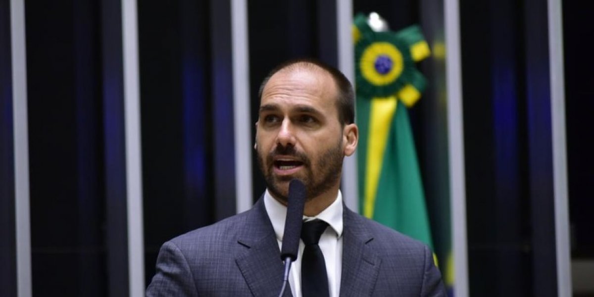 Eduardo Bolsonaro abdica de mandato e se exila nos Estados Unidos: "Não irei me acovardar"