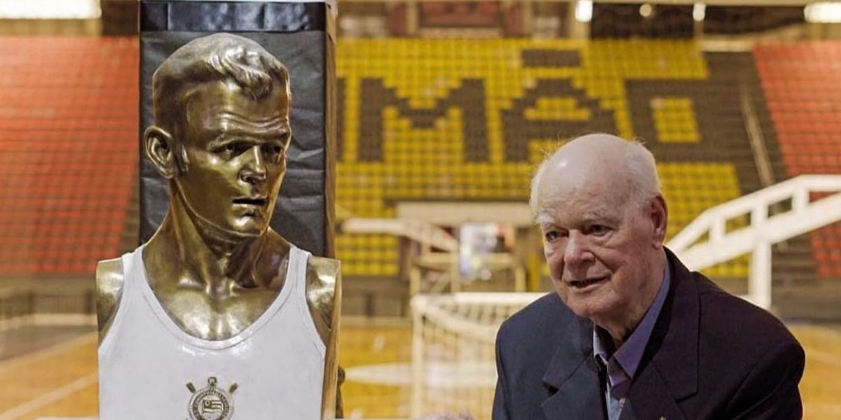 Lenda do basquete brasileiro morre aos 87 anos