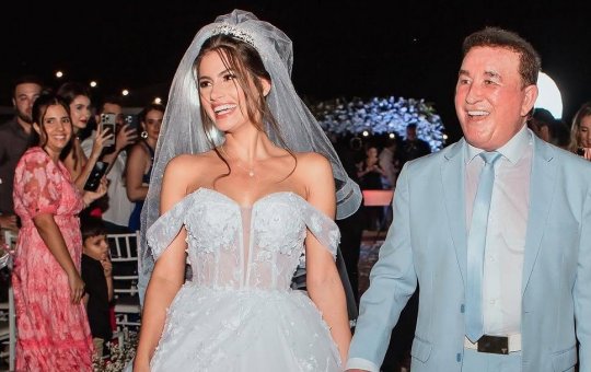 Amado Batista e Calita Franciele escolhem a Bahia para curtir lua de mel