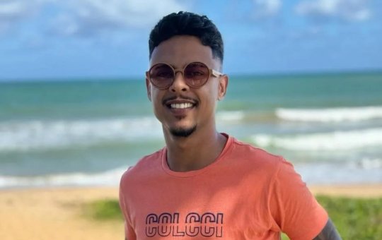 Homem é assassinado a tiros dentro de barbearia em Camaçari