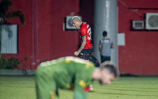 Vitória derrota o Sport no Barradão e reassume a liderança da Copa do Nordeste