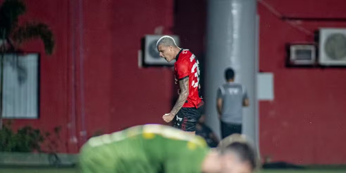 Vitória derrota o Sport no Barradão e reassume a liderança da Copa do Nordeste
