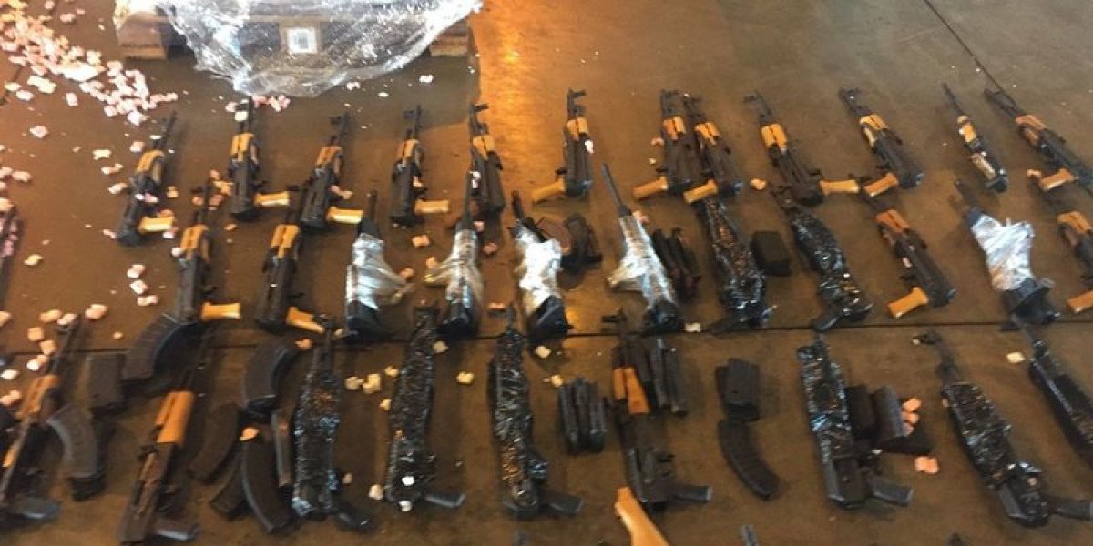 Policial aposentado é suspeito de beneficiar armas para a facção CV