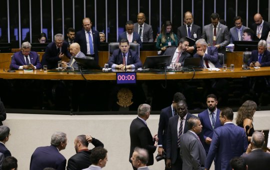 Com três meses de atraso, Congresso aprova orçamento para 2025