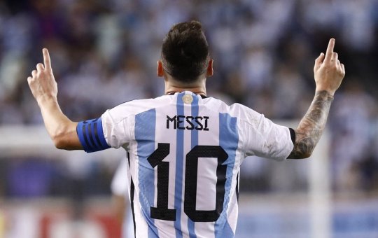 'Ele não está bem', afirma técnico da Argentina sobre corte de Messi