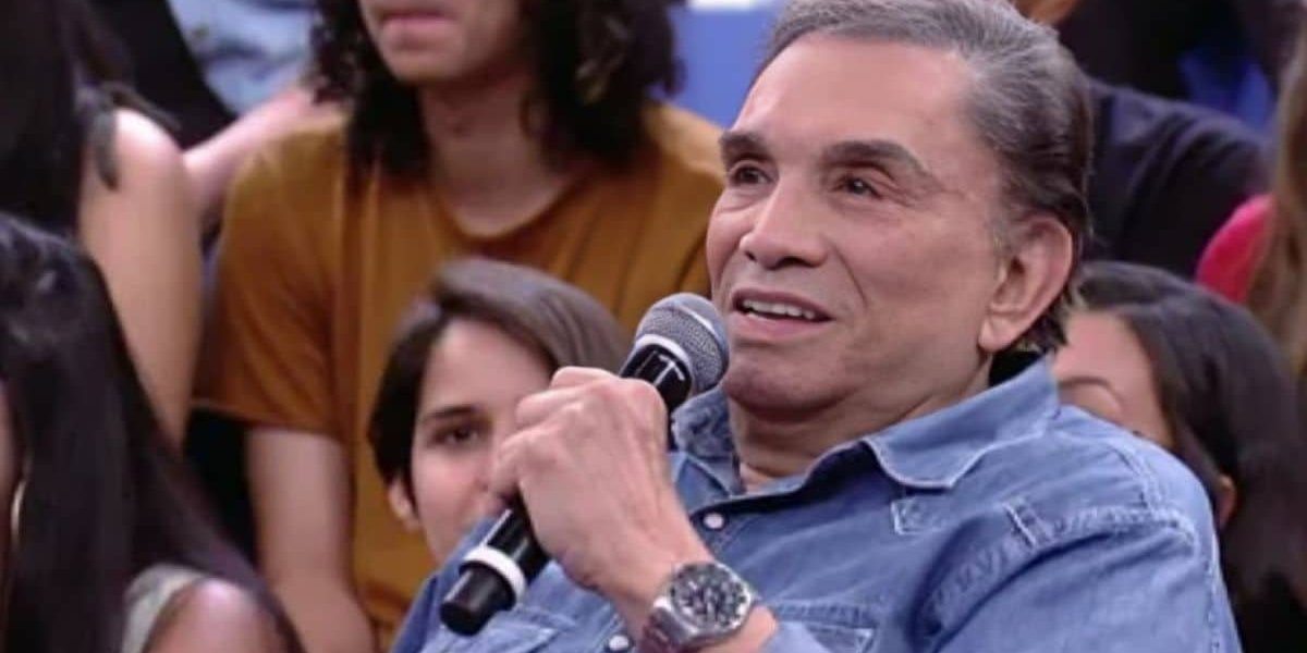 Dedé Santana recebe alta após internação para exames de rotina