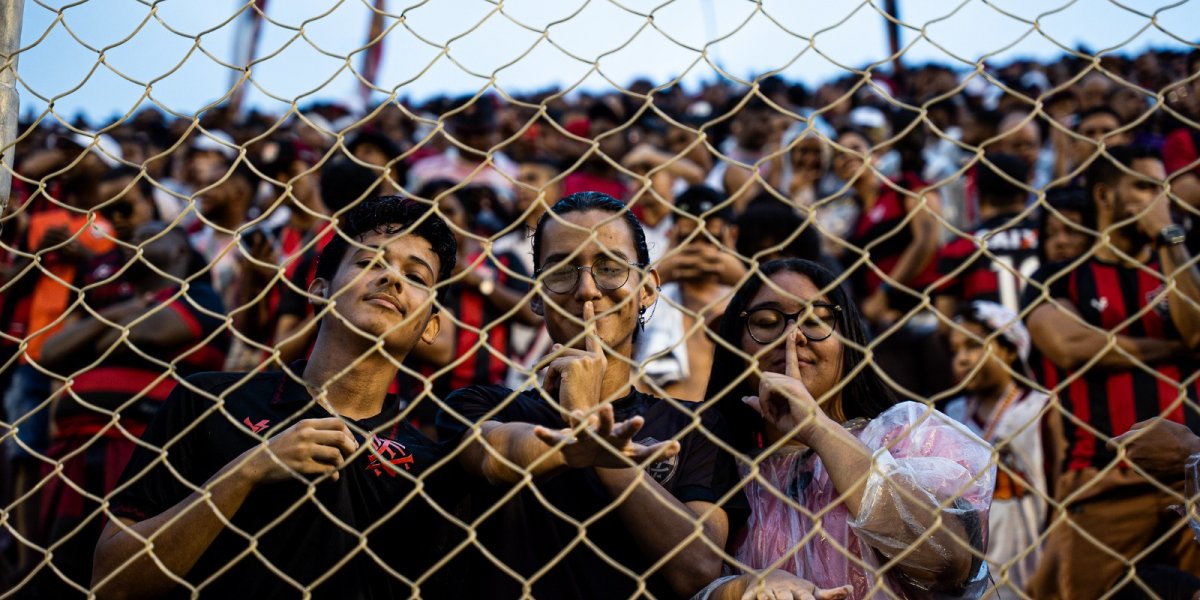 Torcida do Vitória esgota ingressos para Ba-Vi deste domingo (23)