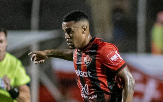Ex-Vitória vira torcedor e manda mensagem positiva às vésperas do Ba-Vi