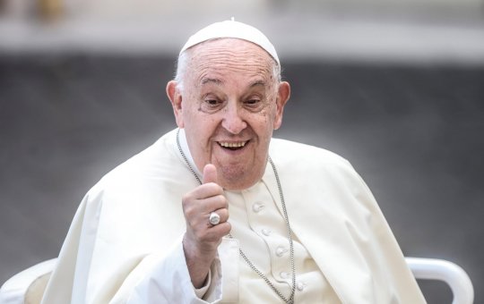 Papa Francisco receberá alta hospitalar neste domingo