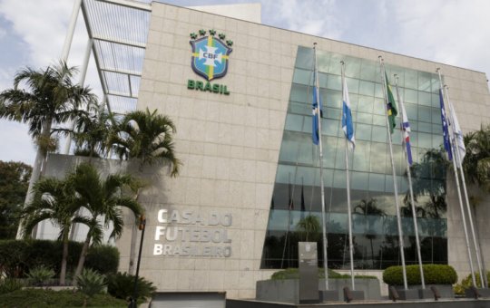 CBF vai adotar nova regra para impedir cera de goleiros; entenda