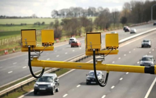 Estrada brasileira ganha novos radares de velocidade média para medir velocidade por trecho