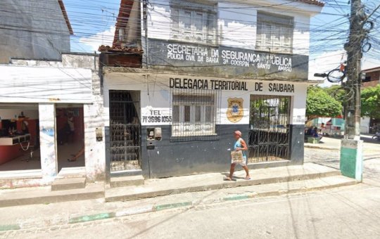 Corpo de jovem é encontrado com marcas de tiros em praia de Saubara