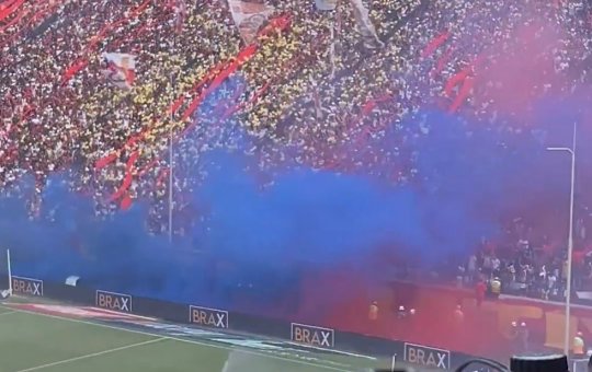 Vitória emite nota e afirma que fumaça azul no Barradão foi fruto de uma 'sabotagem'
