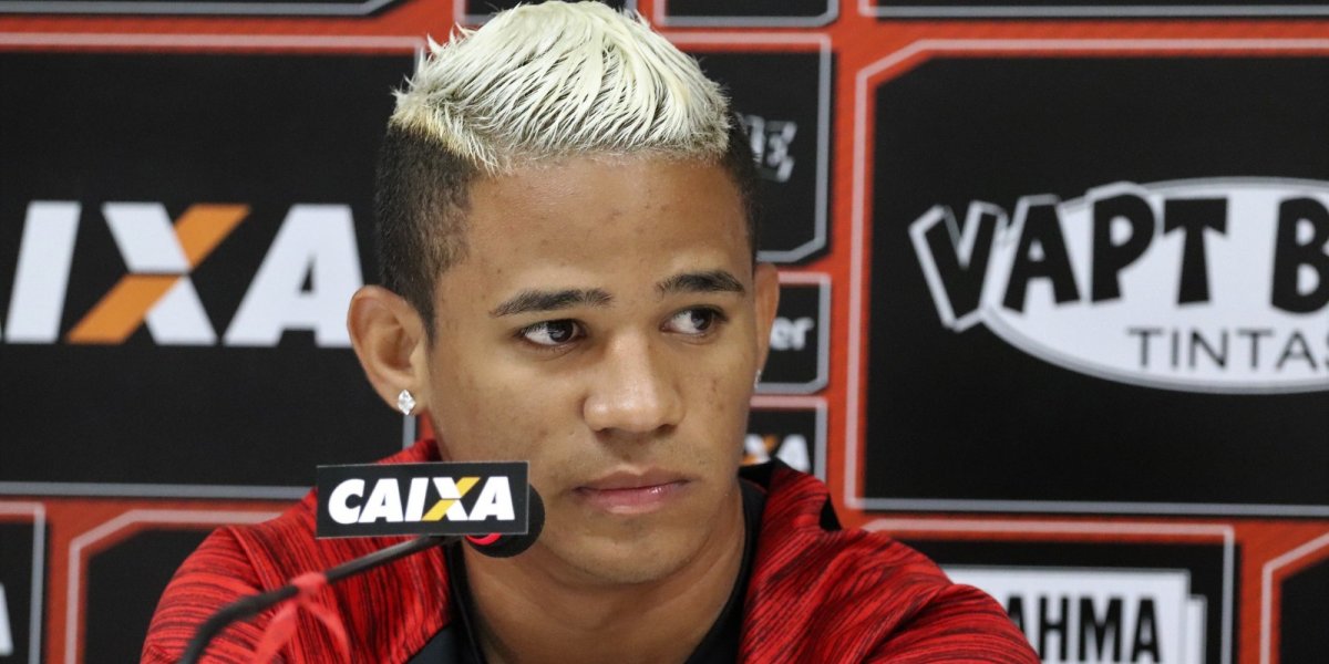 Vitória acerta contratação de um atacante e se aproxima de fechar com velho conhecido