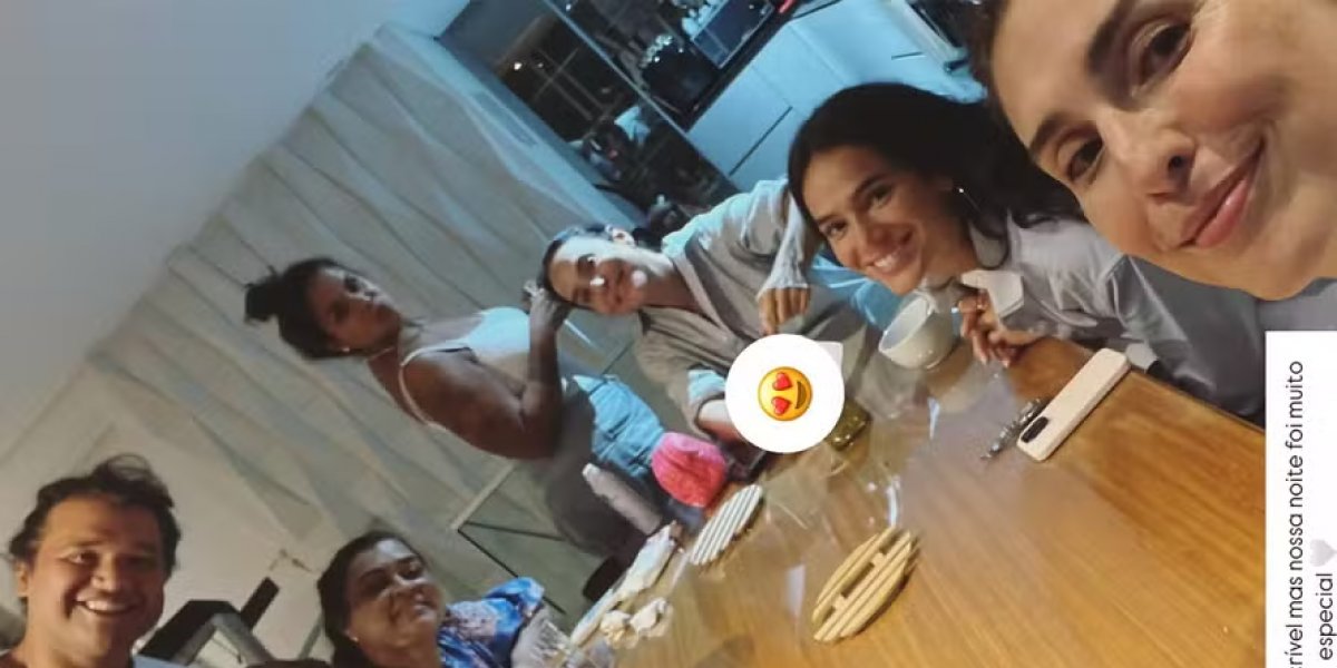 Ivete Sangalo, Fernanda Paes Leme e Bruna Marquezine visitam Preta Gil em São Paulo