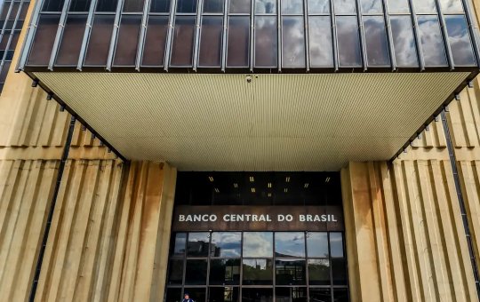 Nova previsão de crescimento do PIB está abaixo dos 2%, diz Banco Central