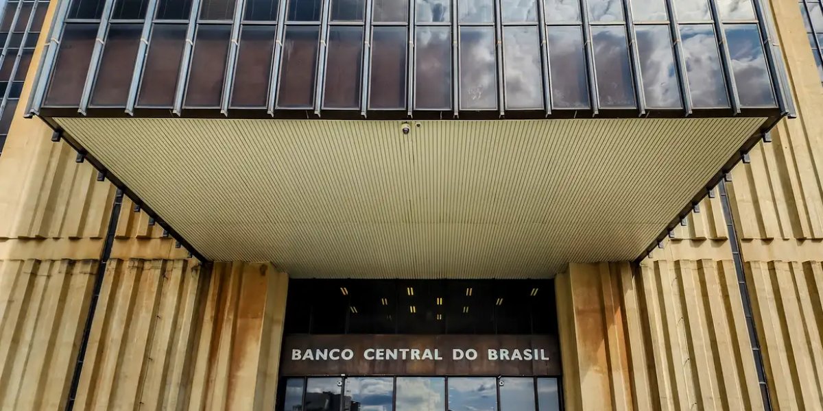 Nova previsão de crescimento do PIB está abaixo dos 2%, diz Banco Central