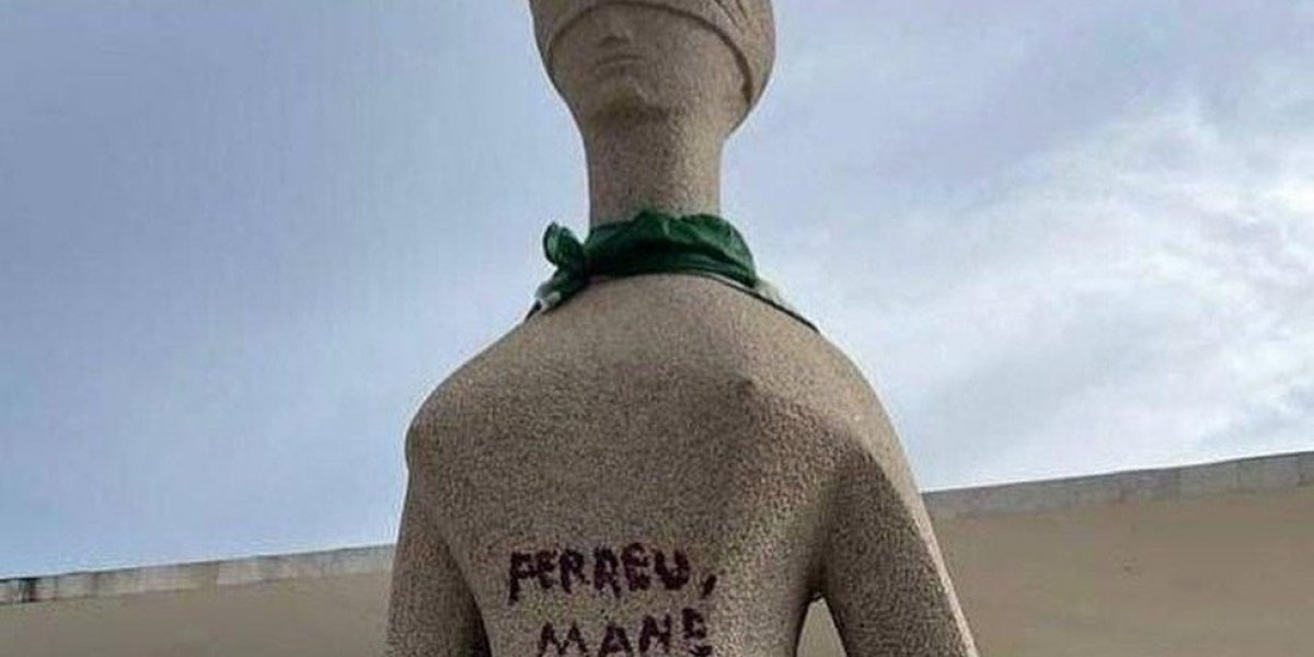 PGR defende que mulher que pichou estátua no STF vá para prisão domiciliar