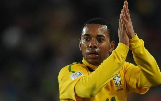 Fux vota contra recurso em que defesa pede soltura de Robinho