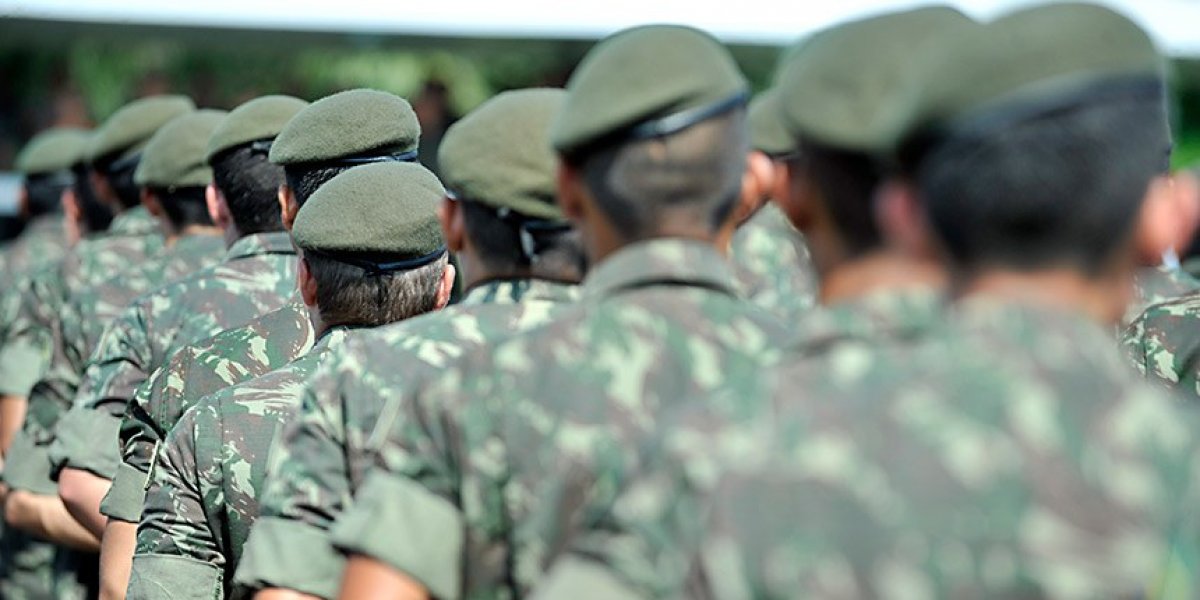 Governo publica MP que prevê aumento no salário dos militares a partir de abril