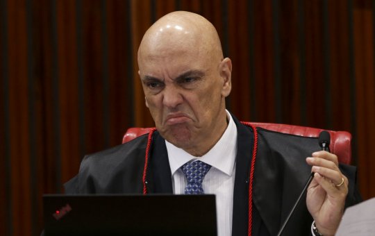 Investigação contra Bolsonaro é arquivada por Alexandre de Moraes; Entenda