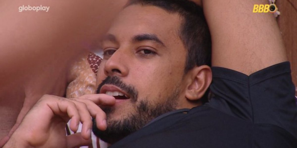 BBB25: Maíke dispara contra Vitória Strada durante conversa: "Recalcada"